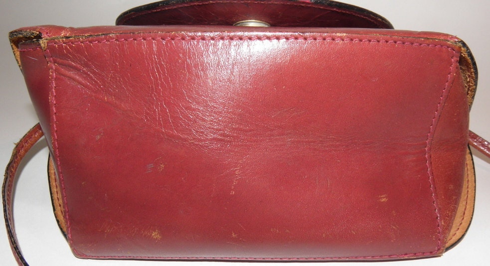 Brown Red Rust Leather Vintage Nine West Crossbody Purse - Made in Italy - Slightly Distressed